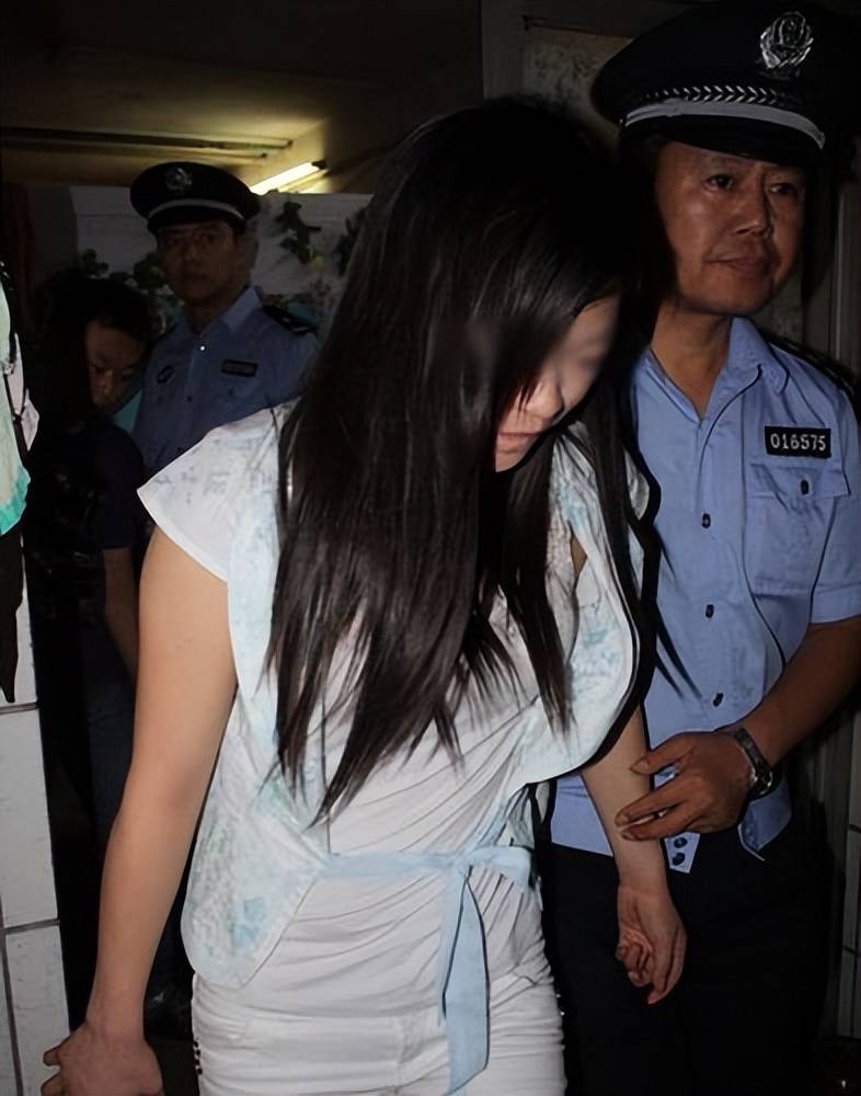央视记者冒死揭露莞式一条龙全过程不朽情缘MG东莞扫黄抓捕真实影像(图3)